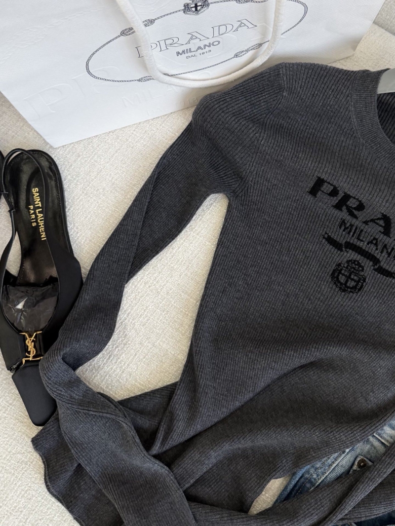 Pra*a sweaters